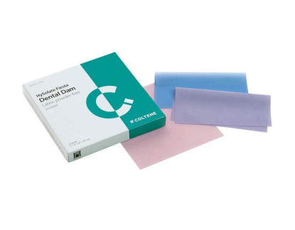 HySolate Fiesta Latex Dental Dams in sortierten Farben neben Verpackung.