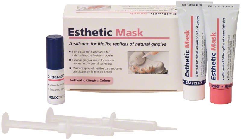 Esthetic Mask Tuben und Verpackung mit Spritze auf weißem Hintergrund.