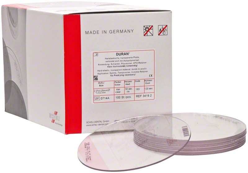 Hartelastische, transparente Tiefziehfolien DURAN® 100er 2,0mm vor Produktverpackung.