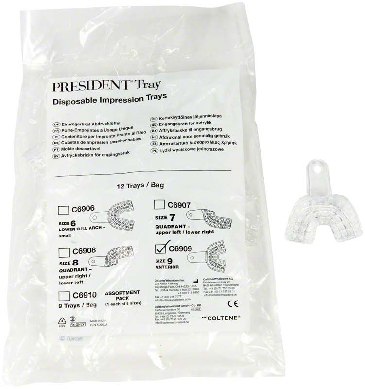 Klarer Einweg-Abdrucklöffel für oberes und unteres Gebiss mit Verpackung.