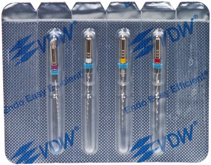 Mtwo® NiTi-Instrumente in Blisterverpackung mit vier verschiedenen Größen.