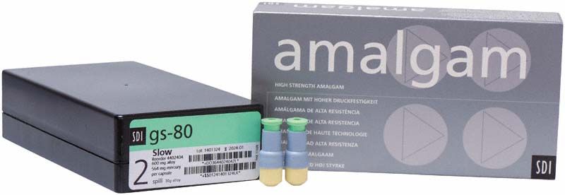 GS-80 Kapseln Gr. 2 slow in schwarzer Verpackung vor Amalgam-Schachtel.