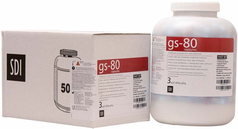 GS-80 Kapseln Gr. 3 im weißen Behälter neben Verpackung.