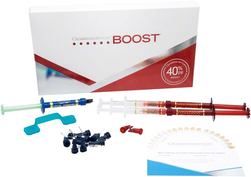 Opalescence Boost PF Patient Kit mit Spritzen und Zubehör zur Zahnaufhellung.