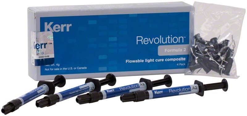 Revolution™ Formula 2 A2 Kompositfüllung mit Verpackung und Applikationsspritzen.