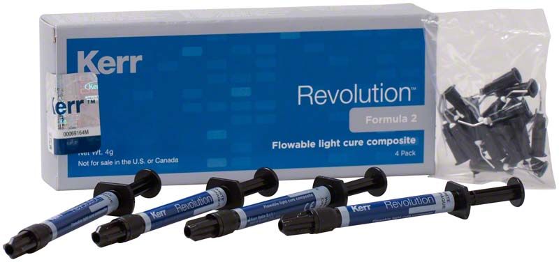 Revolution™ Formula 2 Weiß Opak Komposit-Spritzen vor Verpackung.