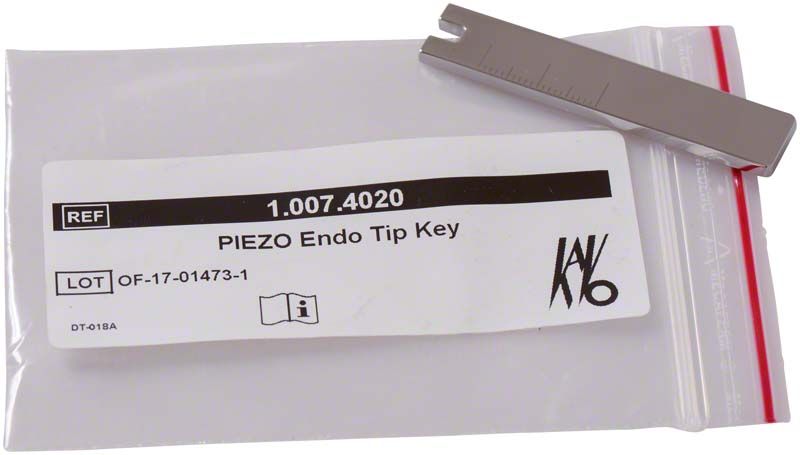 Piezo Endo Tip Schlüssel mit Verpackung und Artikelnummer.