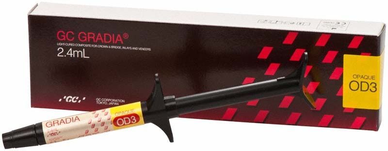 Gradia Opaque OD3 Spritze vor Verpackung mit 2,4 mL Aufschrift.
