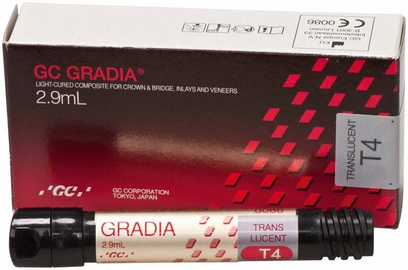 Translucent T4 Gradia Komposit in Originalverpackung mit 2,9 ml Inhalt.
