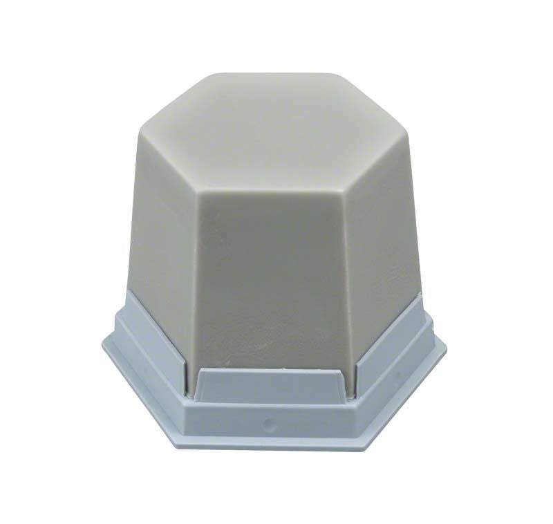 GEO Classic Modellierwachs grau-opak in sechseckiger Form auf weißem Sockel.