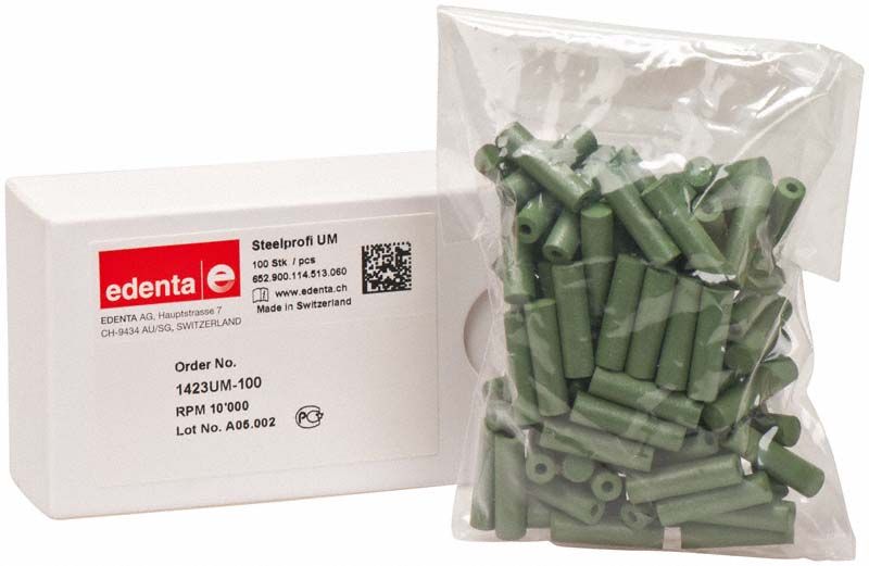 Steelprofi grün Walze in Verpackung neben Kunststoffbeutel mit grünen Polieraufsätzen.