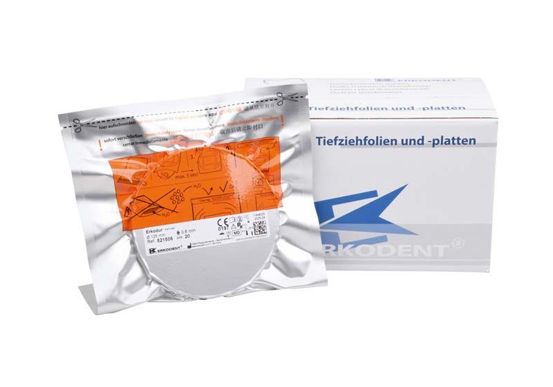 Erkodur Tiefziehfolien in klarer Verpackung vor Produktkarton.