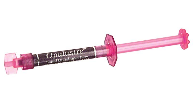 Opalustre® Refill in rosa Spritze zur Zahnbehandlung.