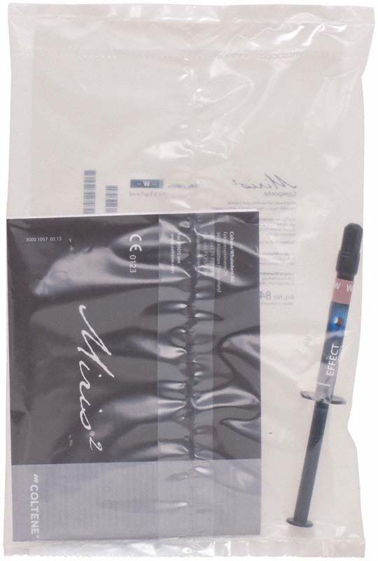 Transparente Verpackung mit Miris 2 Spritze Effektmasse in Weiß.