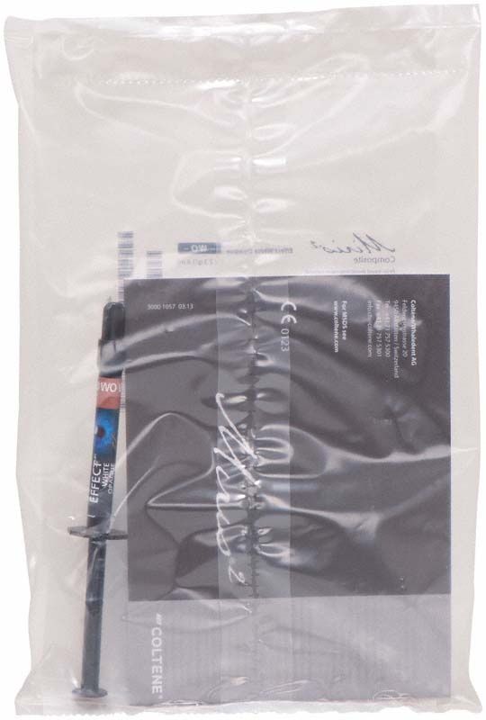 Spritze mit weißem, opakem Effektmaterial in durchsichtiger Verpackung.