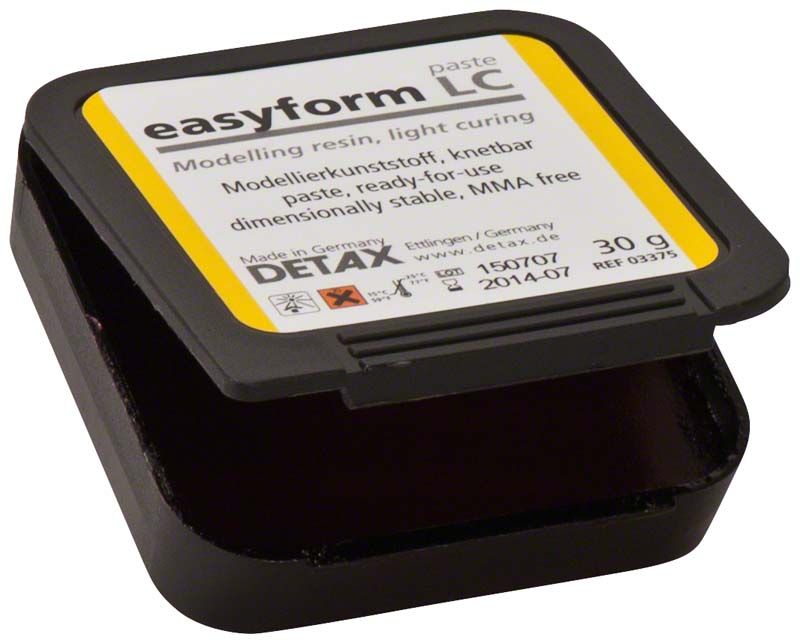 Kunststoffpaste easyform LC in schwarzer Dose mit gelbem Etikett.