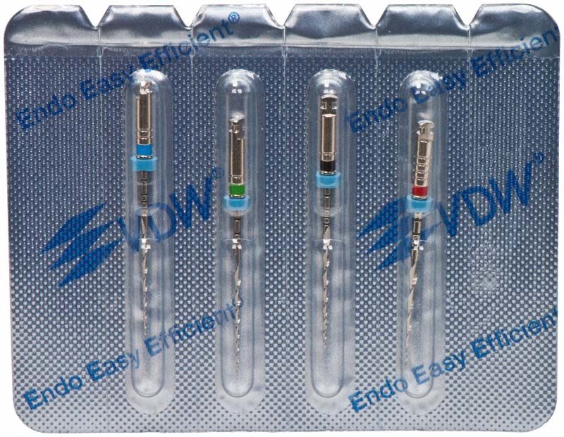 Mtwo® NiTi-Instrumente im Blisterpack mit Farbcodierung.
