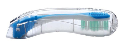 Zusammengeklappte GUM® Reisezahnbürste mit blauem Kopf und transparentem Schutzetui.