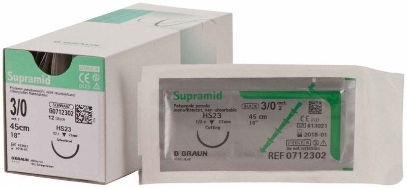 Supramid® 3/0 HS23 Nahtmaterial mit Verpackung und Etikettierung.