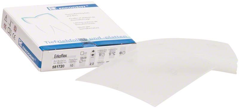 Erkoflex Tiefziehmaterial-Platten vor Verpackung auf weißem Hintergrund.