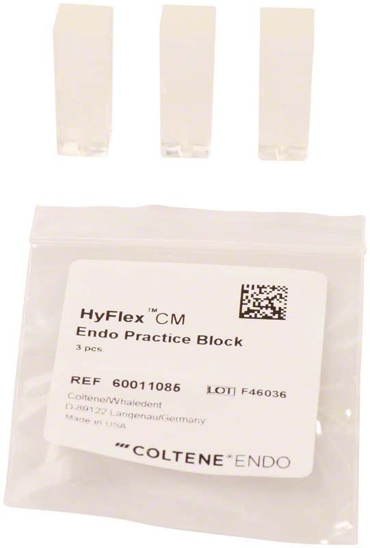 HyFlex™ Endo Practice Block mit drei Acrylblöcken und Verpackungsetikett.