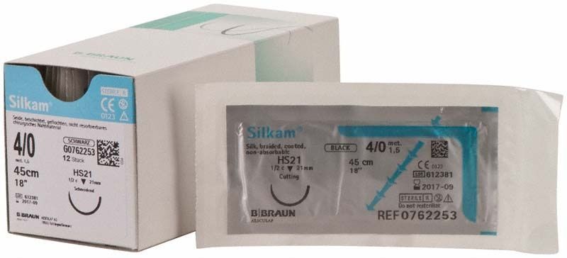 Silkam 4/0 Nahtmaterial-Verpackung mit Seidenfaden und Nadelansicht.