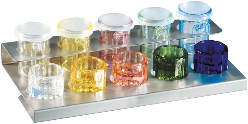 Medi-Spender-System mit fünf farbigen Behältern auf Metallhalterung.