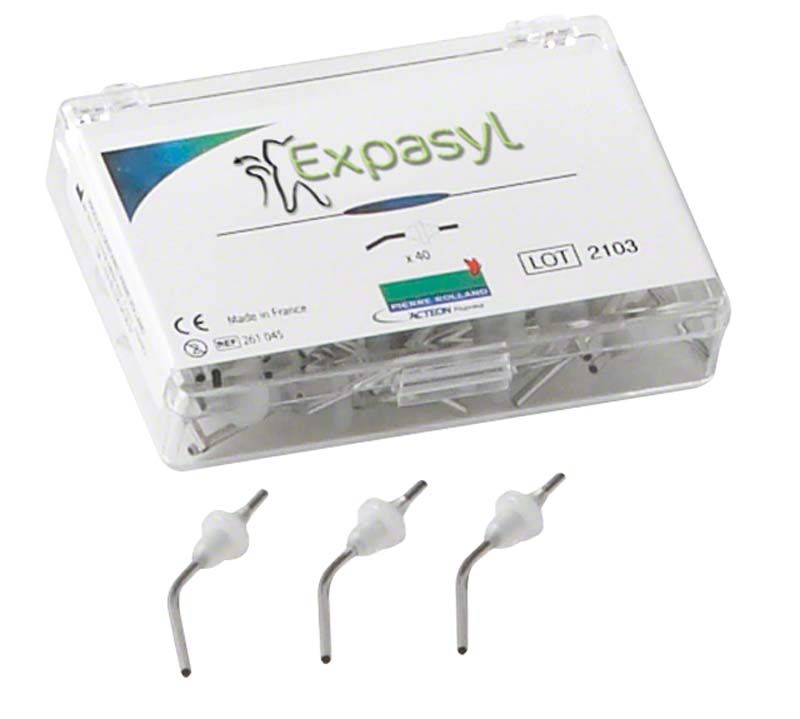 Expasyl™ Kanülen gebogen 40er in transparenter Verpackung mit drei sichtbaren Kanülen.