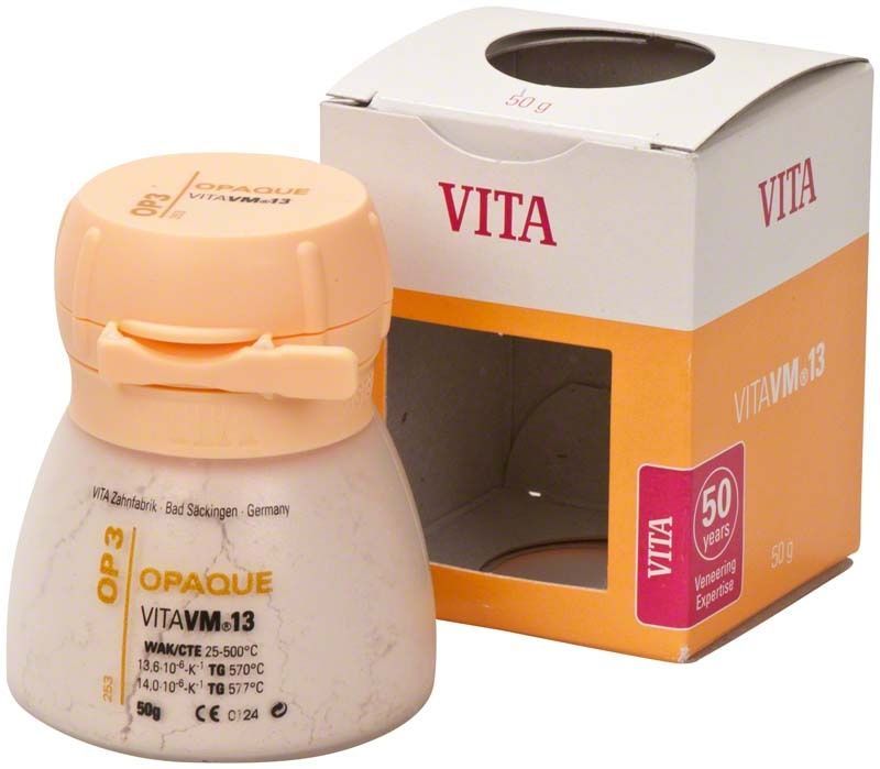 VITA VM13 Opaque 50g OP3 mit Verpackung im Hintergrund.