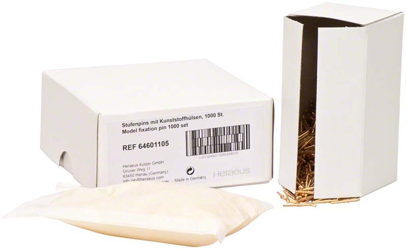 Stufenpins mit Kunststoffhülse und geöffneter Verpackung von Heraeus Kulzer.