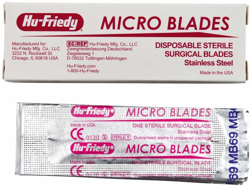 Sterile Einmalskalpellklingen in Einzelverpackung für präzise medizinische Anwendungen.