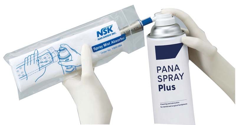 Pana Spray Plus in der Anwendung mit Handschuhen und Verpackung.