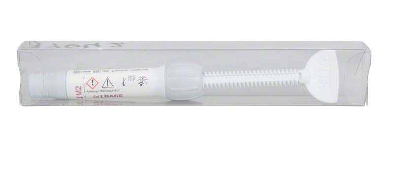 Weiße Spritze VITAVM®LC BASE Dentine System 3D-MASTER® 2M2 in transparenter Verpackung.