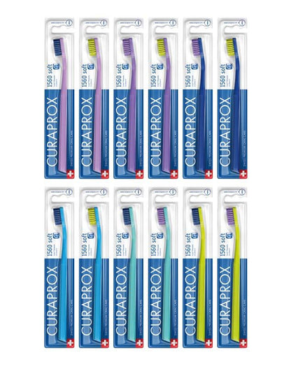 Zwölf verpackte CURAPROX Handzahnbürsten in verschiedenen Farben und Borstenkombinationen.