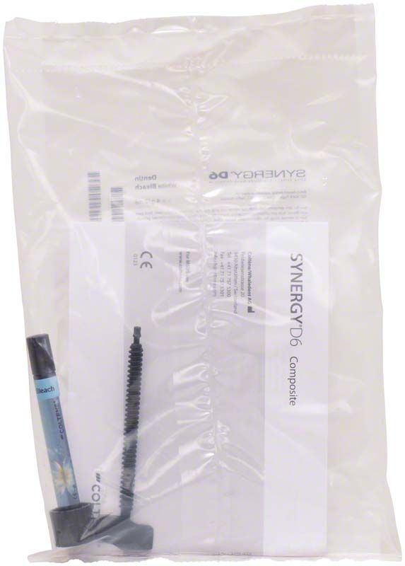 Spritze Synergy D6 Dentin white bleach in Plastikverpackung.