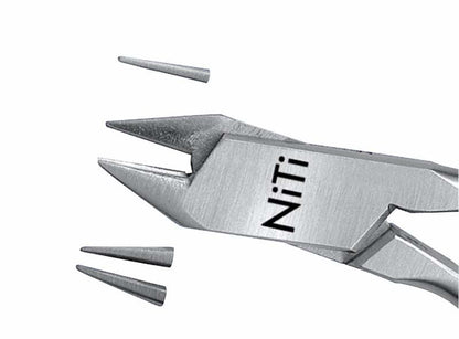 Draht- und Klammerbiegezange aus Edelstahl mit Niti-Beschriftung.