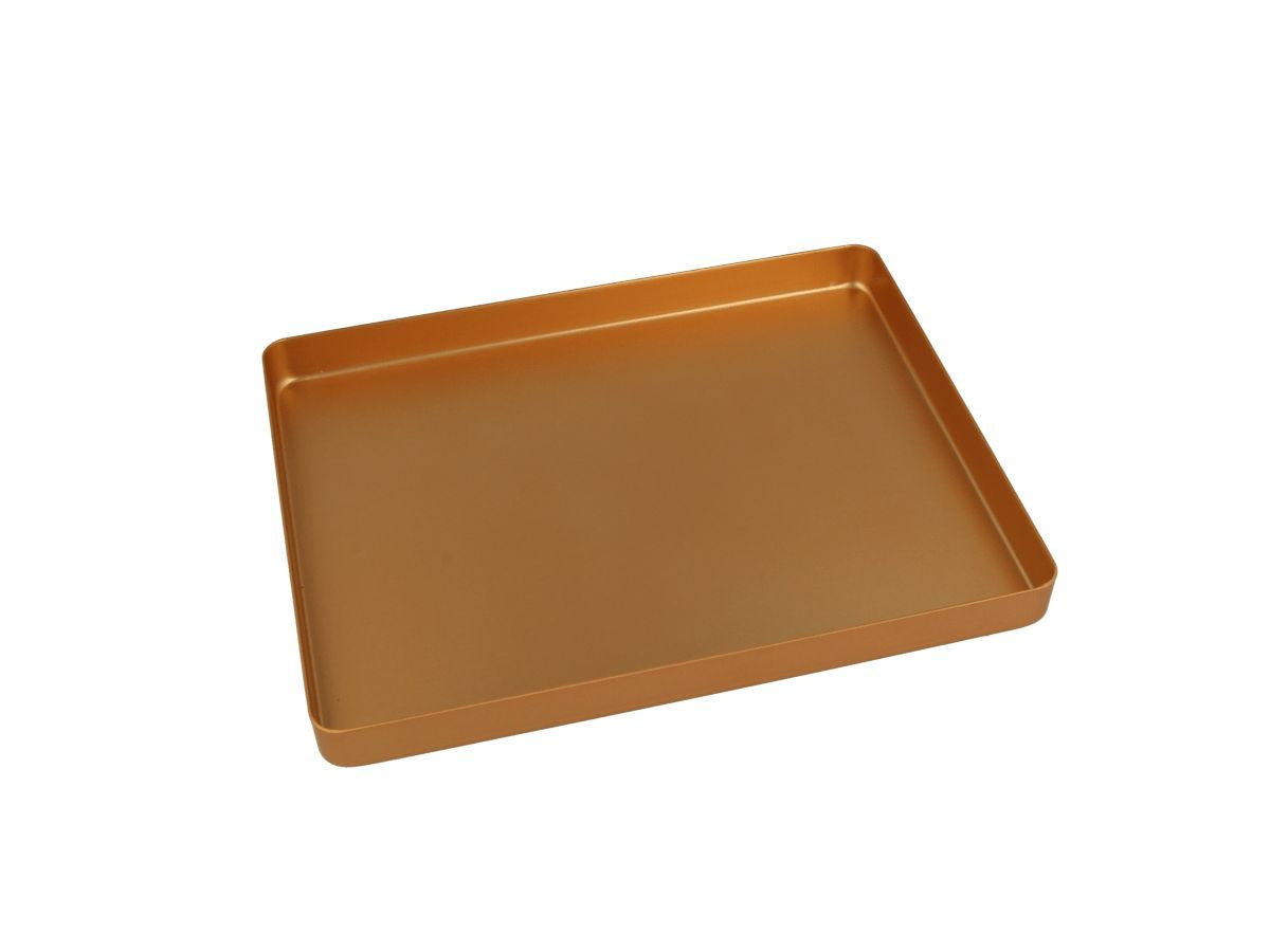 Rechteckige goldene Aluminiumablageschale ohne Löcher.