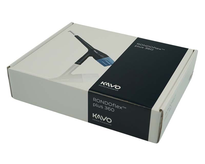 Verpackung des RONDOflex plus Pulverstrahlgeräts mit Gerätabbildung auf schwarzem Hintergrund.