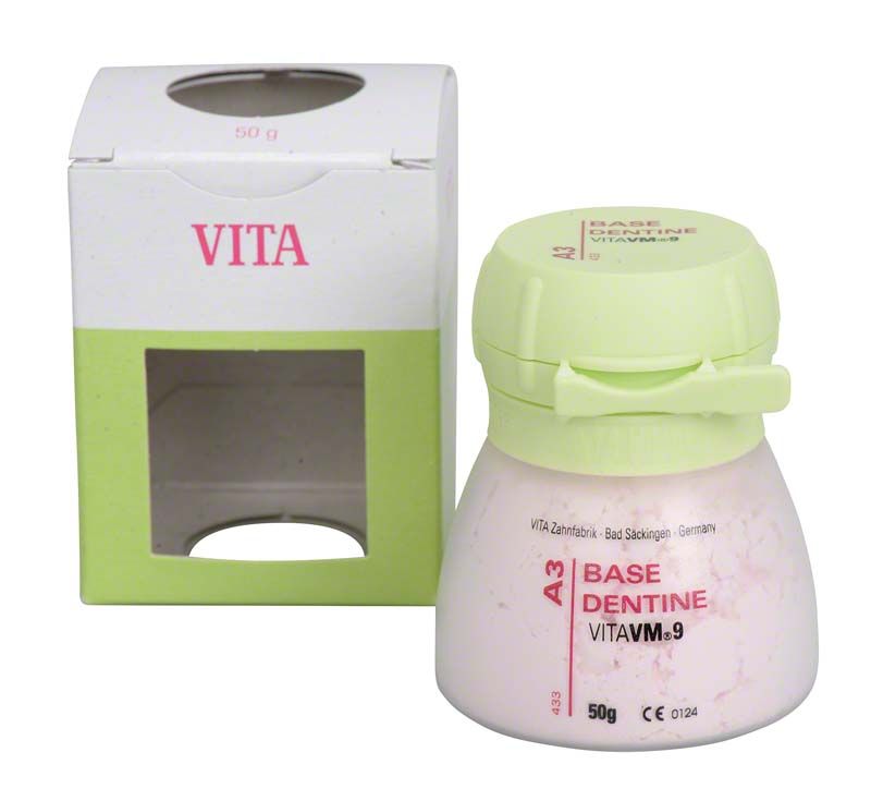 Kunststoffflasche VITA VM9 Base Dentin 50g A3 mit Verpackung im Hintergrund.