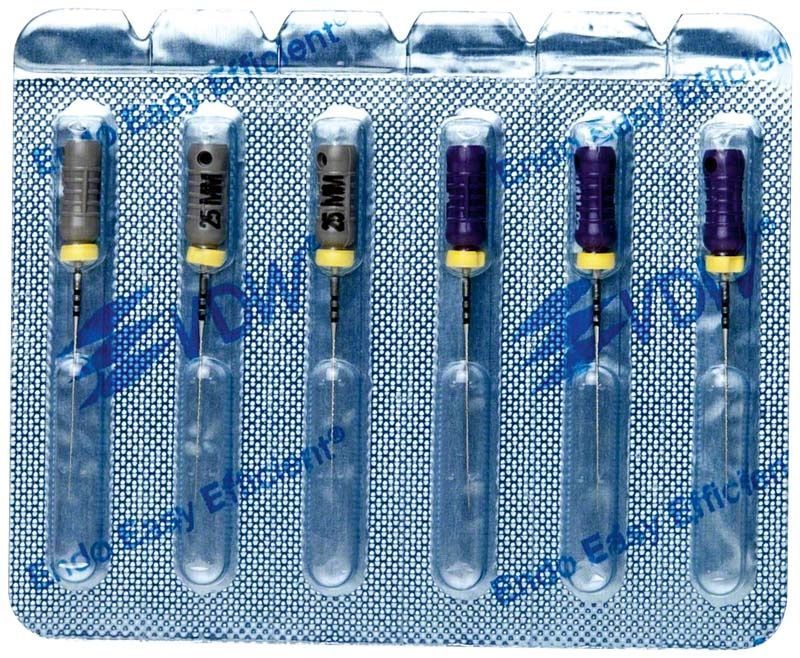 Sterile Hedström Feilen in Blisterverpackung für Wurzelkanalbehandlung.