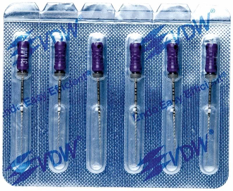 K-Bohrer 31mm Gr. 010 in Blisterverpackung mit violetten Griffen.