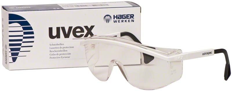 Schutzbrille iSpec Safety Fit weiß vor Produktverpackung von uvex.