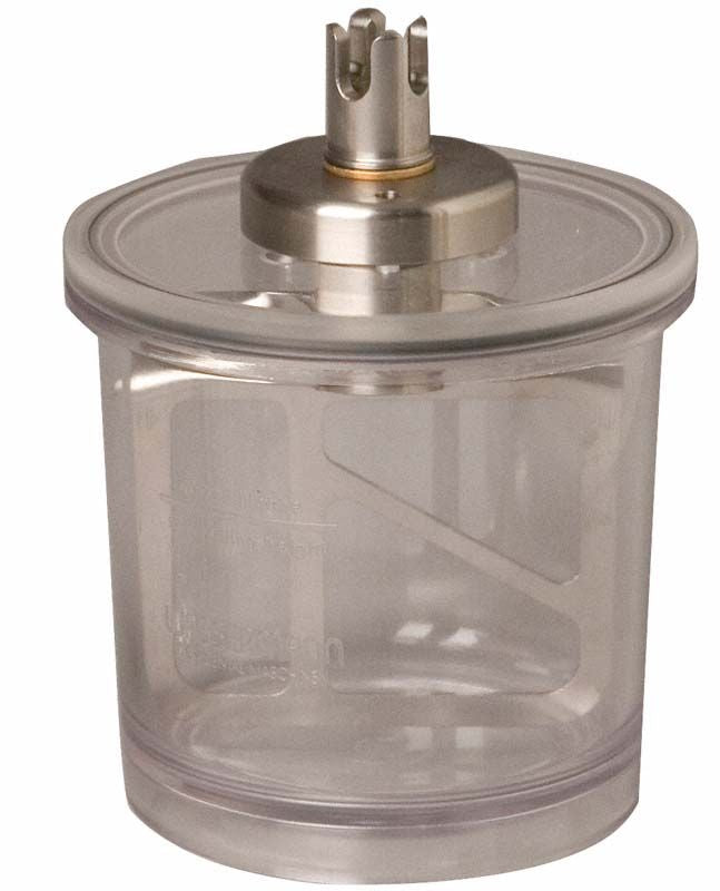 Transparenter WAMIX Anmischbecher mit 200 ml Fassungsvermögen und Metallverschluss.