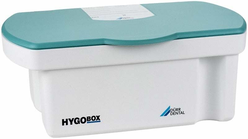 Hygobox mit türkisfarbenem Deckel und weißem Siebeinsatz für Instrumentendesinfektion.
