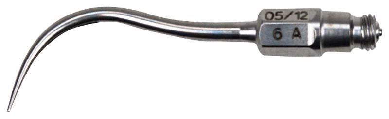 SONICflex Scaler Spitze Form 6A Sichel aus Metall in Nahaufnahme