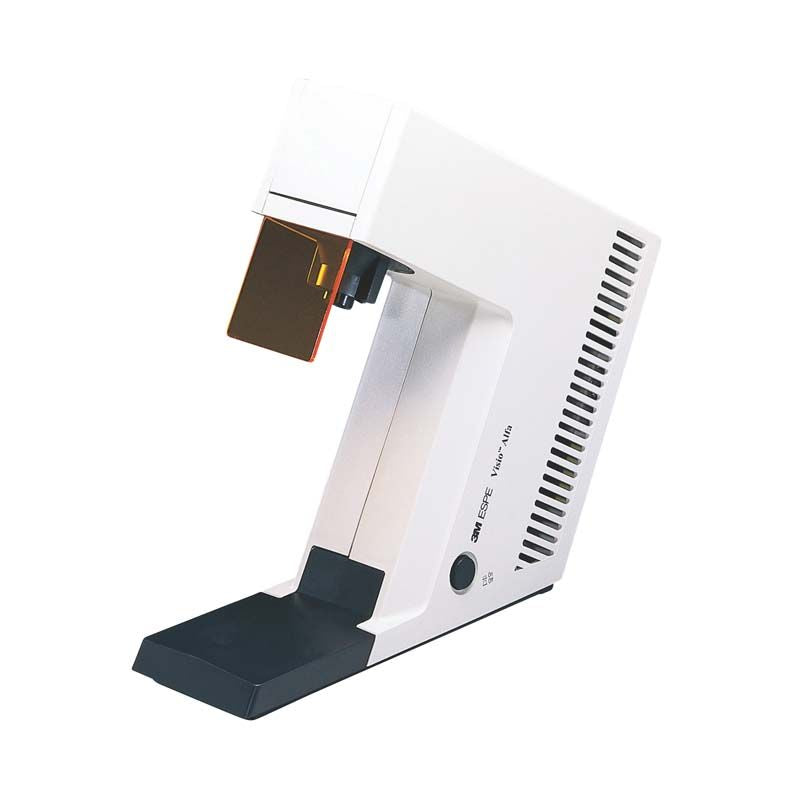 Visio™ Alfa Orangefilter mit integriertem Halter in seitlicher Ansicht.