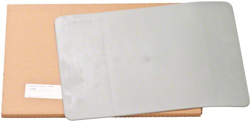 Arbeitsplatzauflage aus graublauem PVC auf Kartonverpackung.