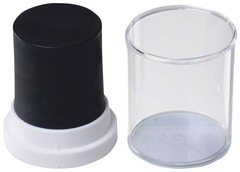 Schwarzer IQ Cervikalwachs-Zylinder, 45 g, neben transparenter Schutzhülle.