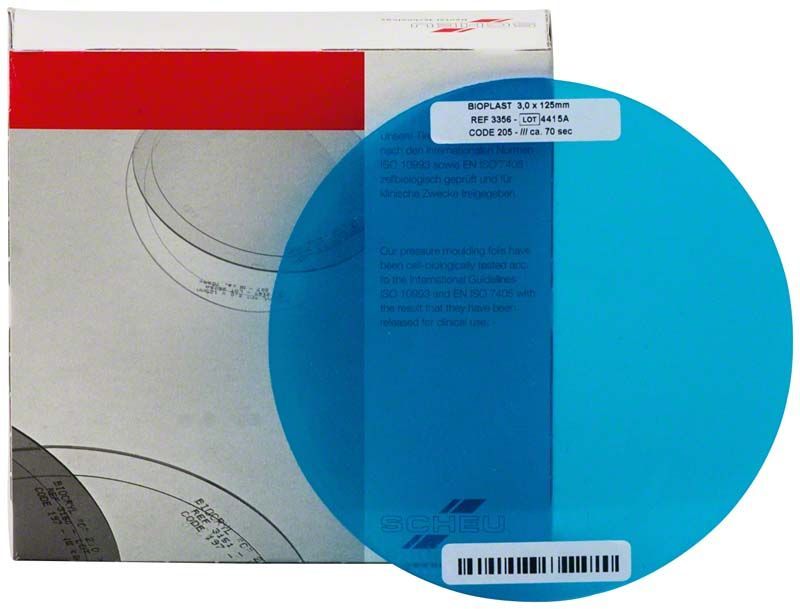 BIOPLAST® Color 3,0mm blau-transparente Tiefziehfolie vor Verpackung von medic-star.