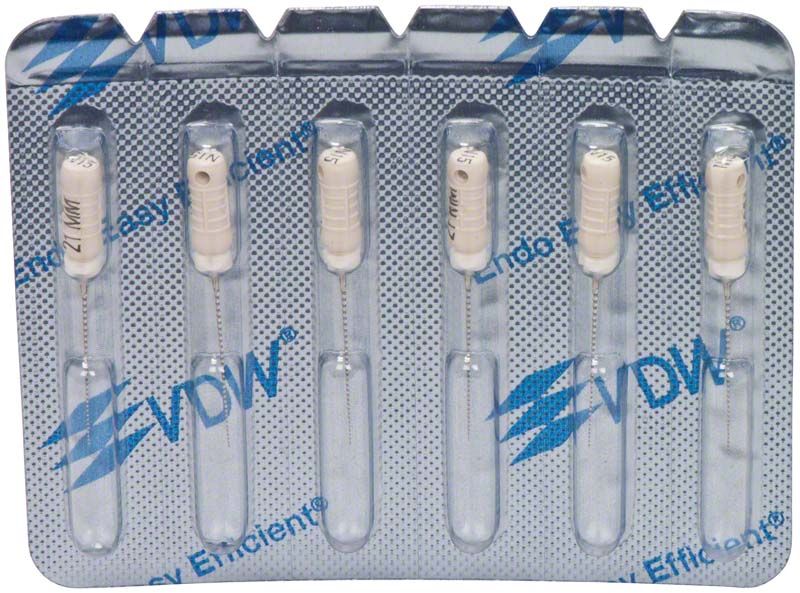 Sterile NiTi K-Feilen 21mm Gr. 15 in Blisterverpackung.